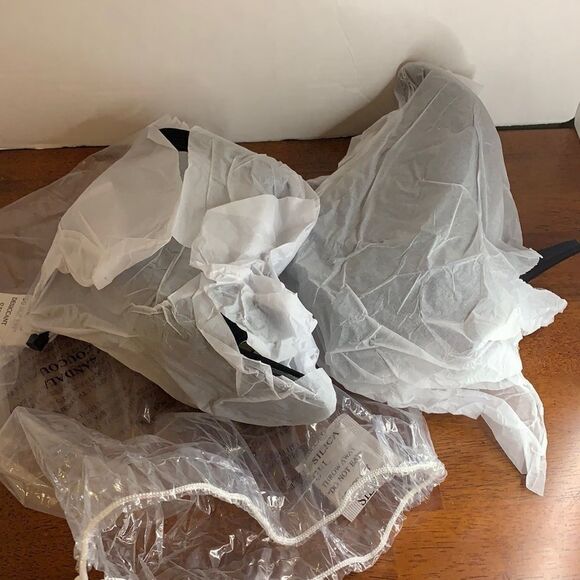 Size 9 peekaboo lace up sandal - Picture 2 of 5